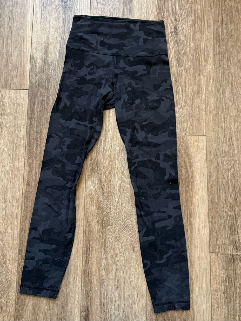 Lululemon Align pant size 4 25’ inseam camo print